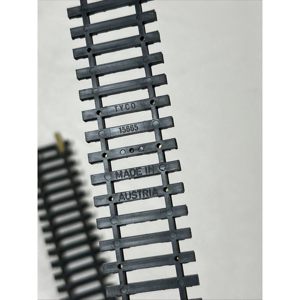 Tyco HO Train Tracks Lot Snap Turnout Switch Rerailer Curve Plasticville Tractor - Picture 6 of 10